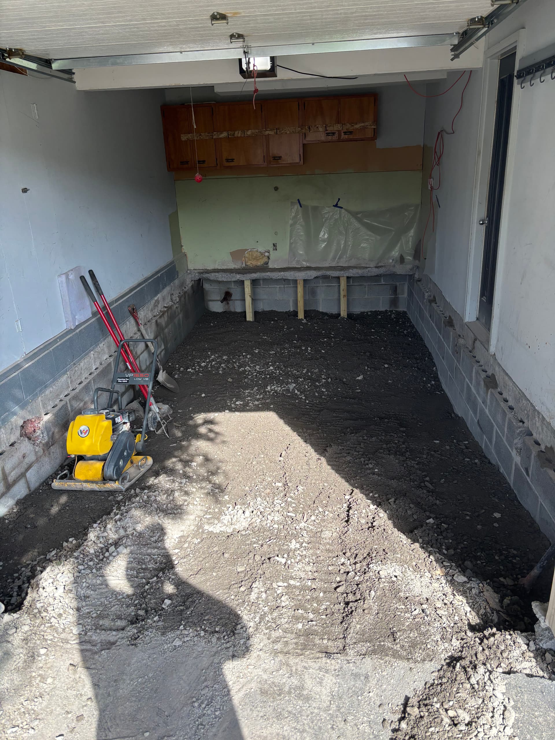 Gallery photos for Garage Floor Rescued with Expert Concrete Pouring: Image #3