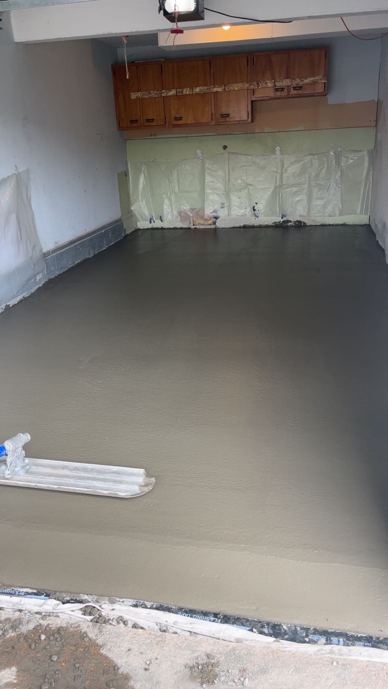 Gallery photos for Garage Floor Rescued with Expert Concrete Pouring: Image #4