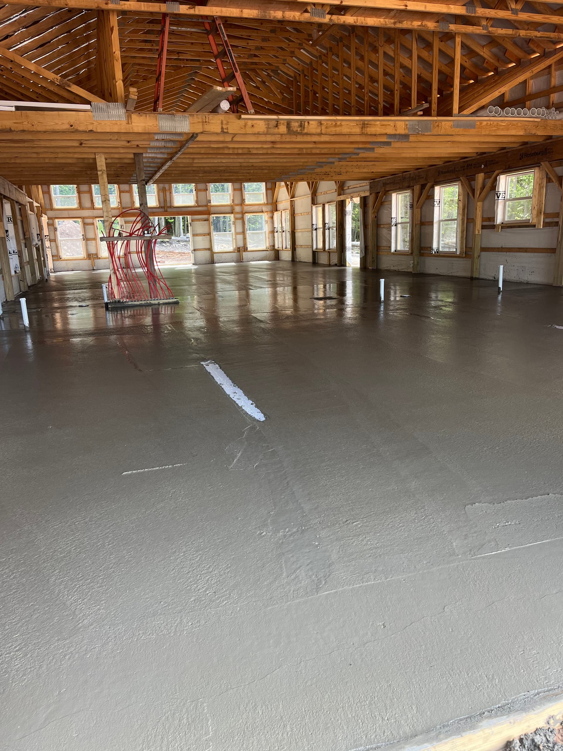 How a Crew Makes a 30x80 Concrete Pour Look Easy image